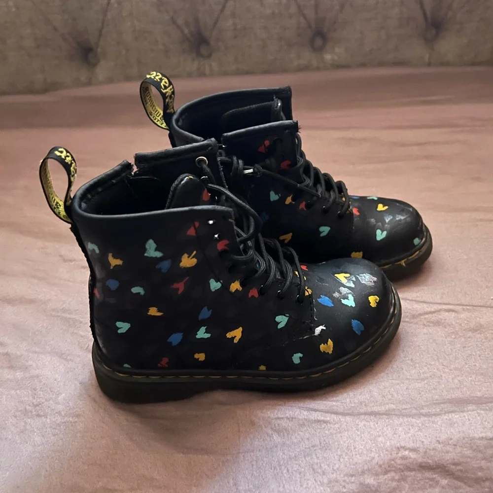 Dr Doc Martens Girls Black Heart 1460 Combat Boot Kids Toddler - Picture 1 of 2